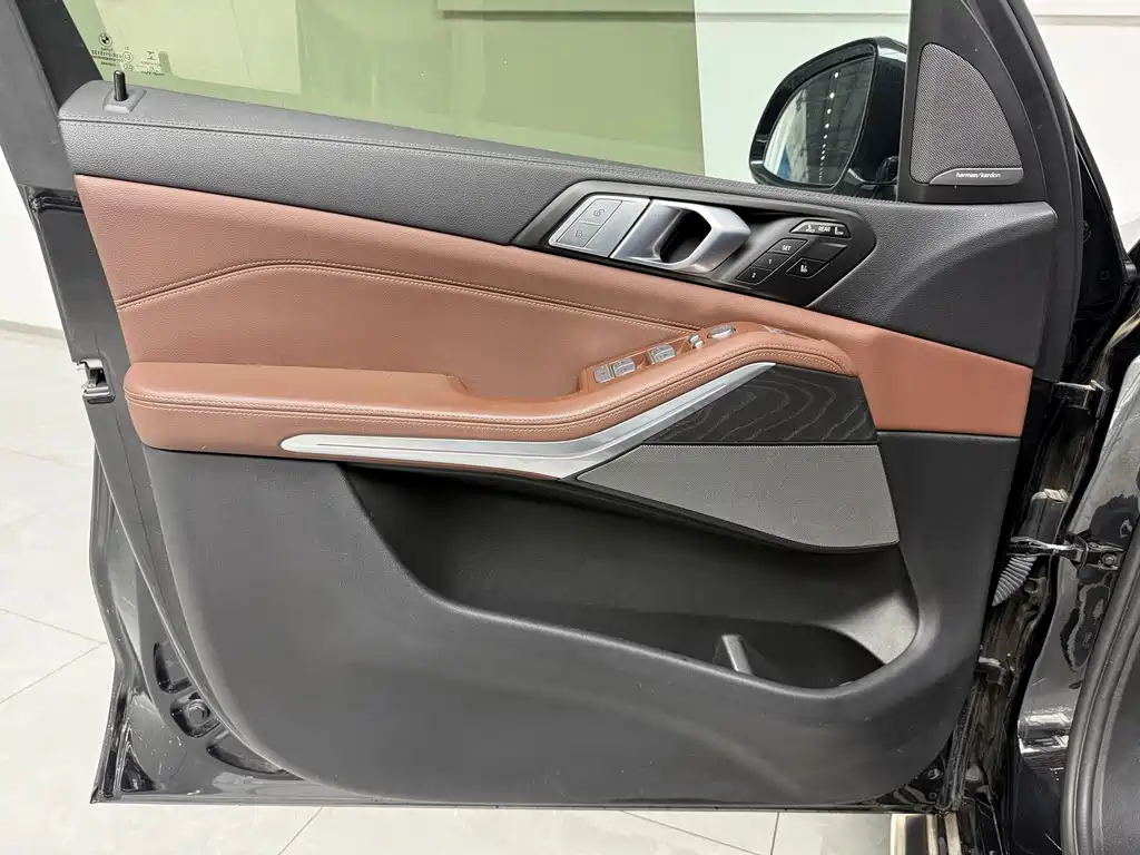 BMW X7 2021 facelift xDrive40i leading luxury package купить на сайте DeffCars