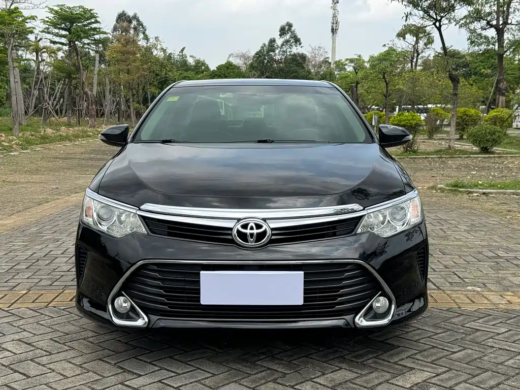 Camry 2016 2.0G 10th Anniversary Leading Edition купить на сайте DeffCars