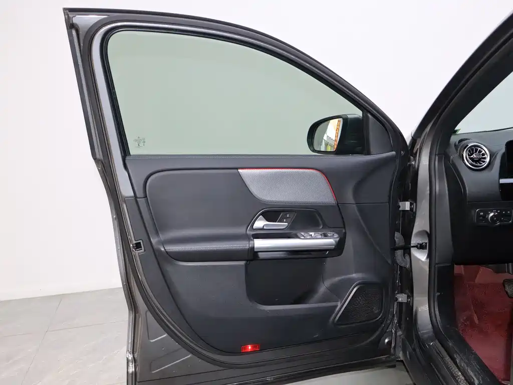 Mercedes-Benz GLA 2022 facelift version 2 GLA 200 купить на сайте DeffCars