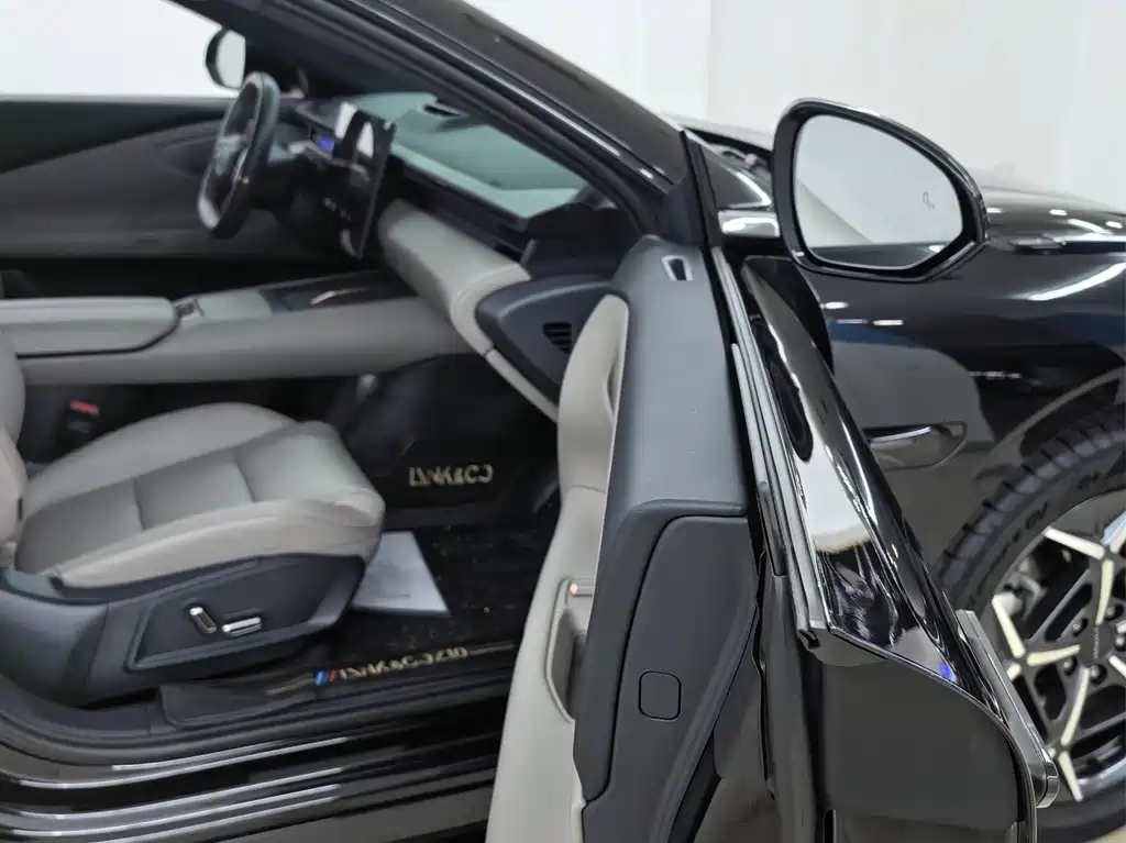 Lynk & Co Z10 2024 71kWh 602km rear drive Pro купить на сайте DeffCars