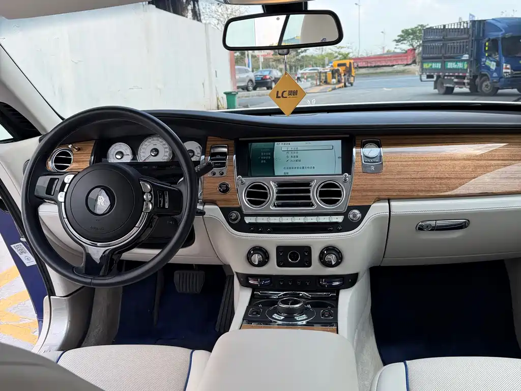 Phantom 2018 6.6T standard model купить на сайте DeffCars