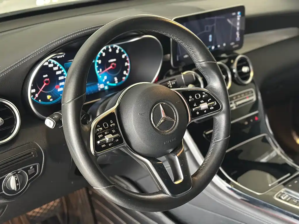 Mercedes-Benz GLC Coupe 2020 GLC 260 4MATIC Coupe SUV купить на сайте DeffCars
