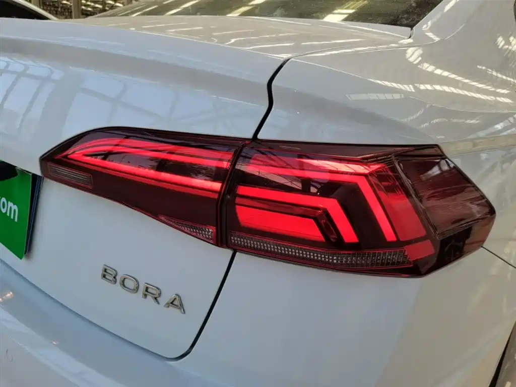 Bora 2021 1.5L Automatic Fashion Smart Connected Edition купить на сайте DeffCars