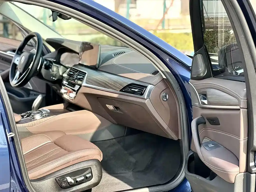 BMW 5 Series 2021 530Li Exclusive Luxury Package купить на сайте DeffCars