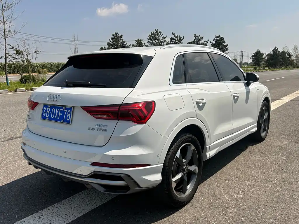 Audi Q3 2022 35 TFSI Fashionable and Dynamic купить на сайте DeffCars