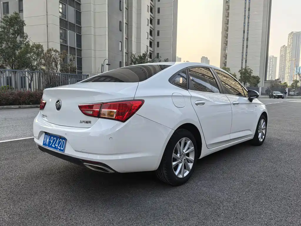Weilan 2015 Sedan 15S Automatic Leading Type купить на сайте DeffCars