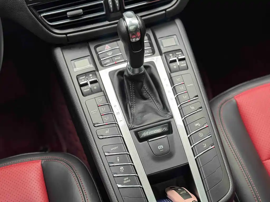 Macan 2020 Macan 2.0T купить на сайте DeffCars