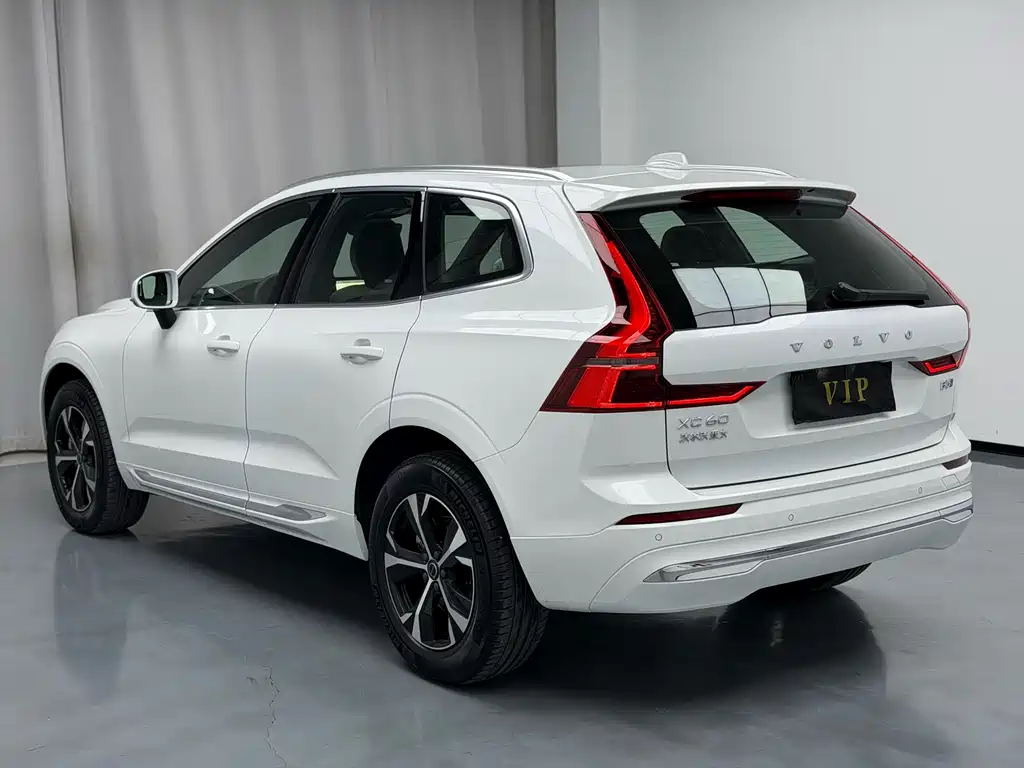 Volvo XC60 2026 B5 four-wheel drive Zhiyi Luxury Edition купить на сайте DeffCars