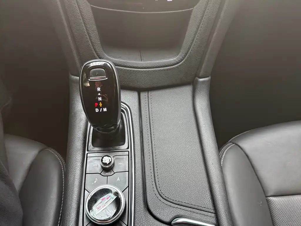 Cadillac XT5 2021 28T luxury model купить на сайте DeffCars
