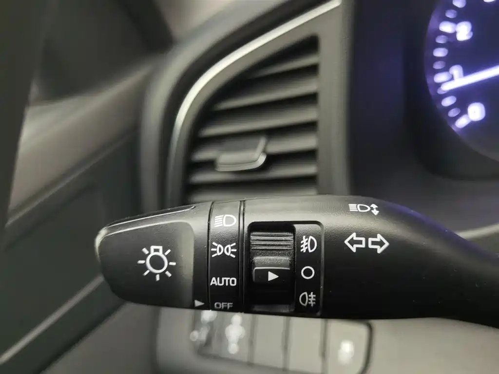 Lingdong 2016 1.6L automatic smart · elite type купить на сайте DeffCars