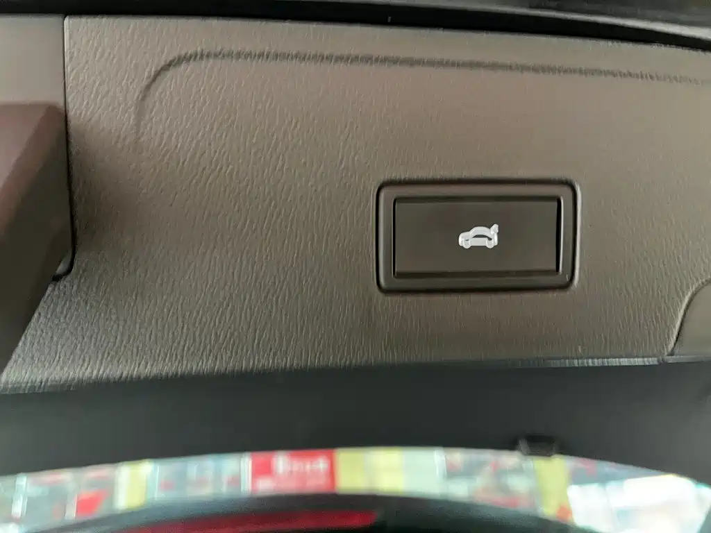 Touron 2024 Touron X 380TSI four-wheel drive luxury version купить на сайте DeffCars