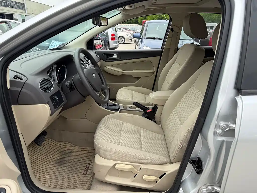 Focus 2011 hatchback 1.8L automatic fashion model купить на сайте DeffCars