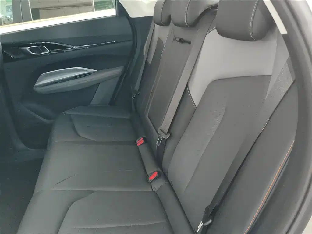 Changan Auchan Z6 2023 Blue Whale 1.5T DCT smart collar model купить на сайте DeffCars