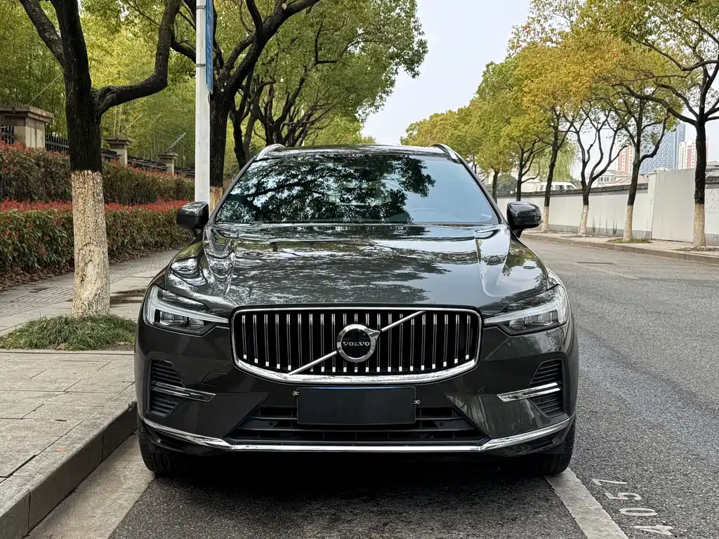Volvo XC60 2022 B5 four-wheel drive Zhiyuan Deluxe Edition купить на сайте DeffCars