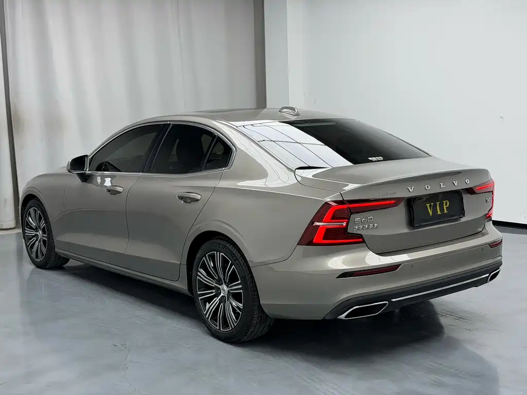 Volvo S60 2021 T4 Zhiyuan Luxury Edition купить на сайте DeffCars