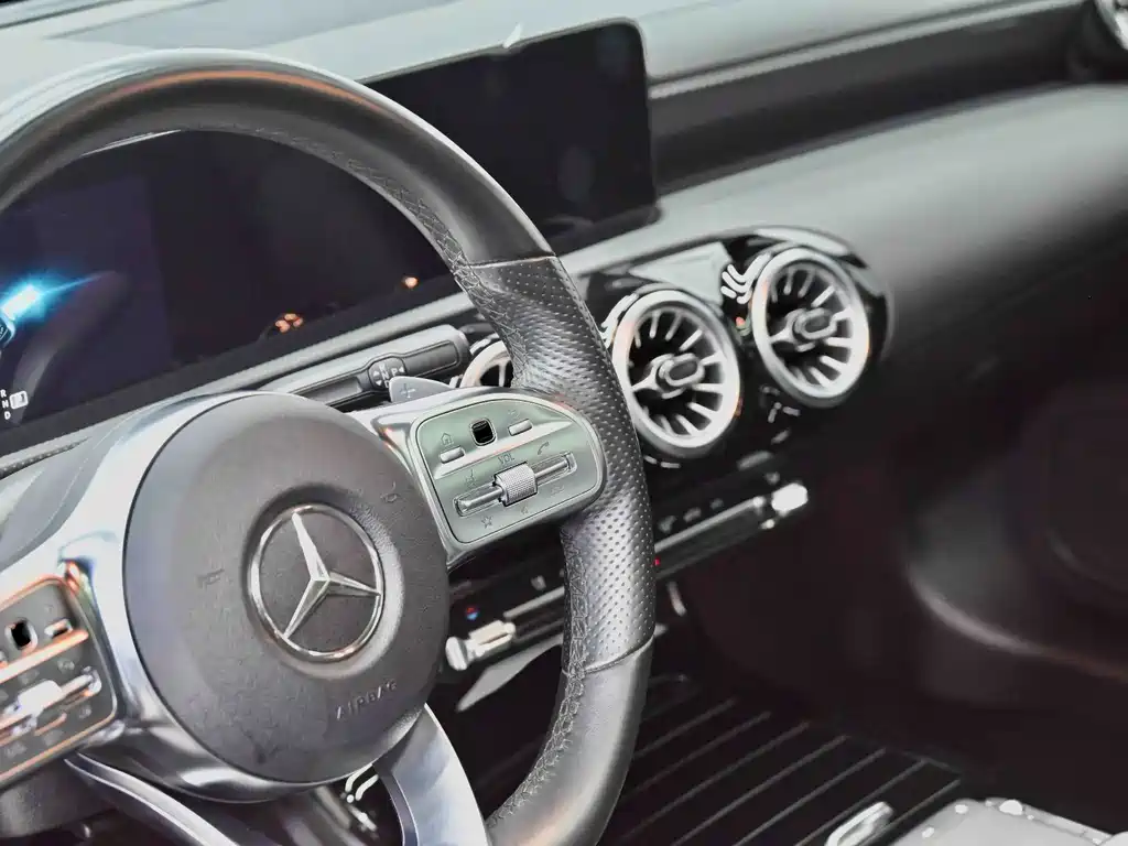 Mercedes-Benz A-Class 2022 A 200 L Sports Sedan Fashionable купить на сайте DeffCars