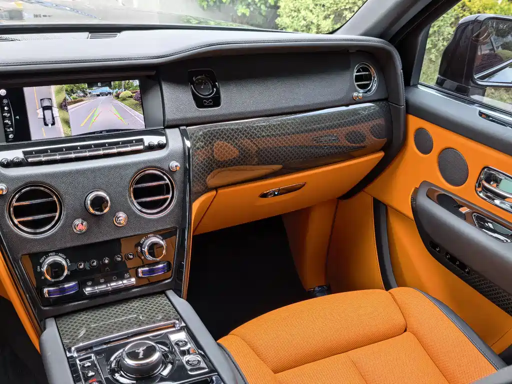 Cullinan 2020 Black Badge купить на сайте DeffCars