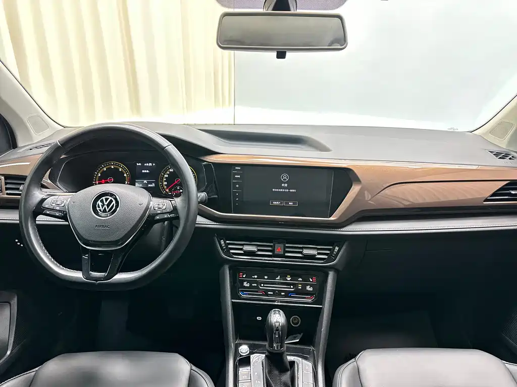 Tuyue 2021 280TSI two-wheel drive luxury version PLUS купить на сайте DeffCars