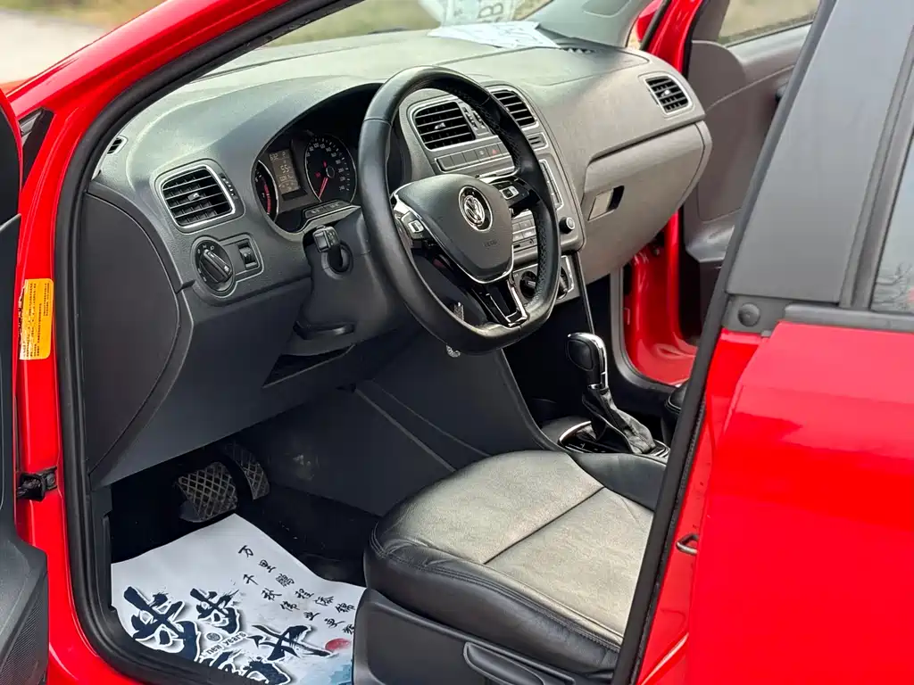 Polo 2016 1.6L automatic comfort model купить на сайте DeffCars