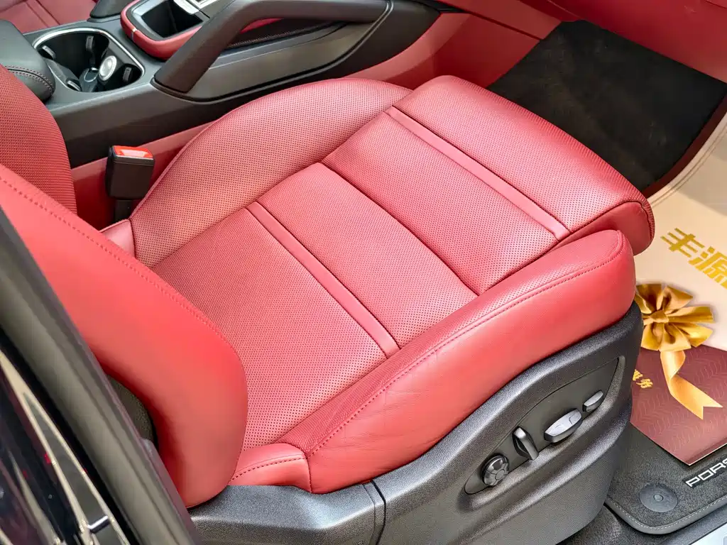 Cayenne 2023 Cayenne Coupé 3.0T Platinum Edition купить на сайте DeffCars
