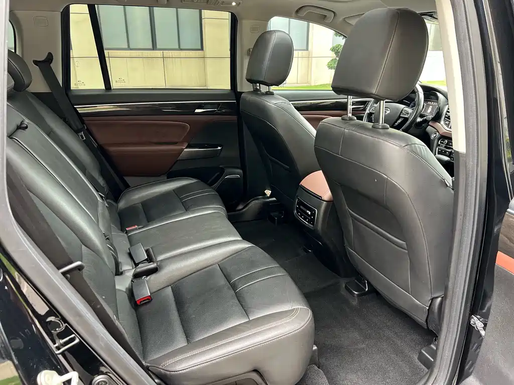 Trumpchi GS8 2017 320T 2WD Luxury Connected Edition (seven seats) купить на сайте DeffCars