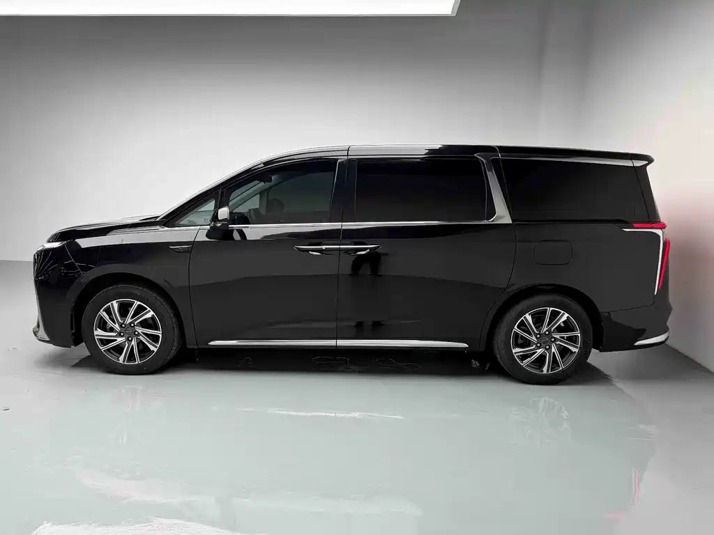 Maxus G90 2022 2.0T Nebula seven-seater version купить на сайте DeffCars