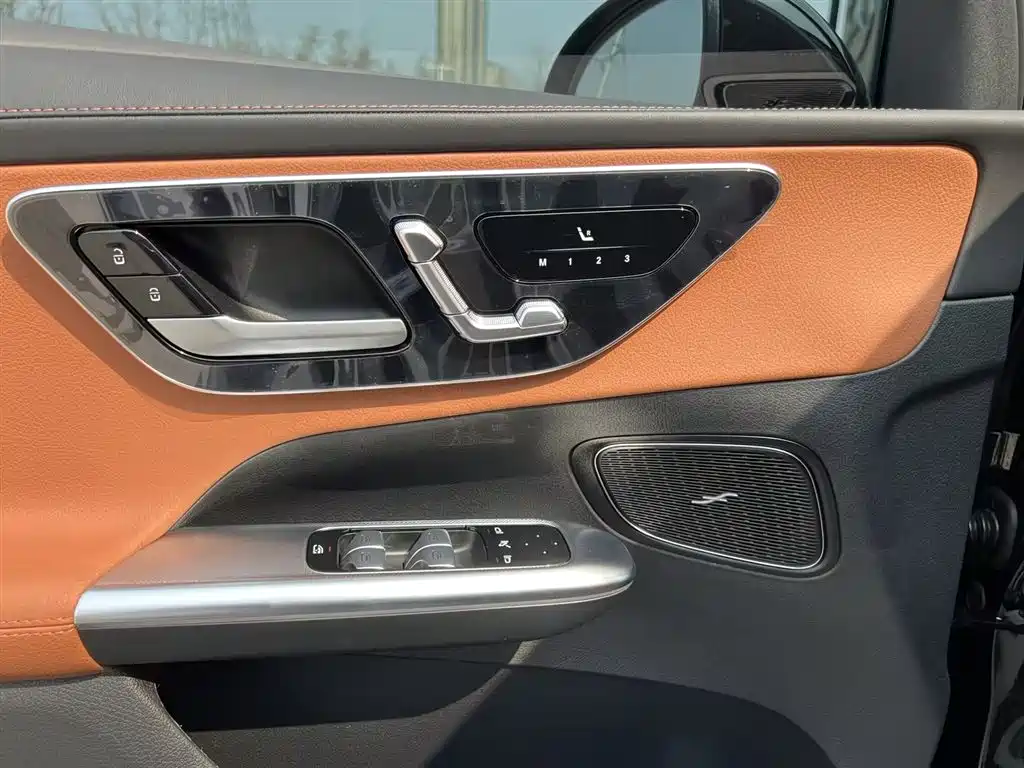 Mercedes-Benz GLC 2025 GLC 260 L 4MATIC luxury model купить на сайте DeffCars