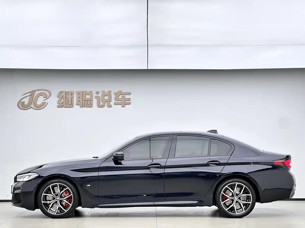 BMW 5 Series Imported 2022 Facelift 530i Fashion Edition M Sports Package купить на сайте DeffCars