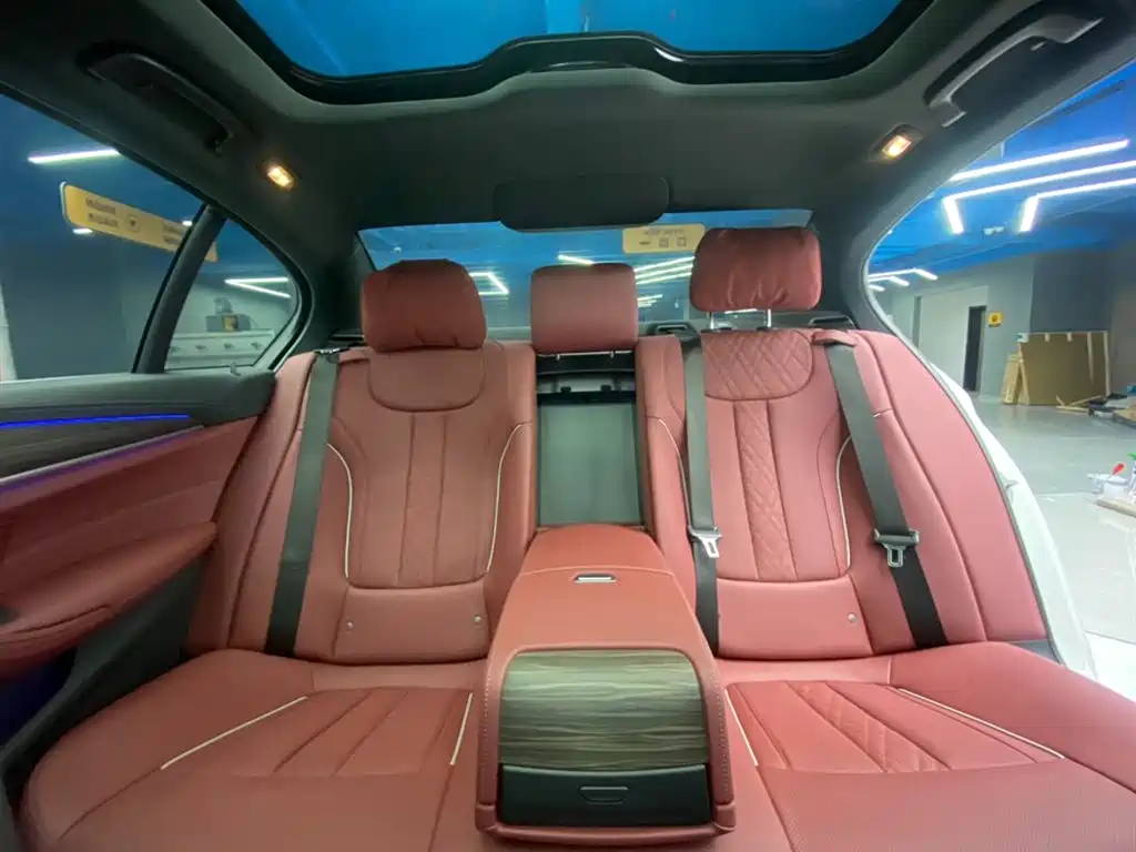 BMW 5 Series 2022 facelift 530Li leading M sports package купить на сайте DeffCars