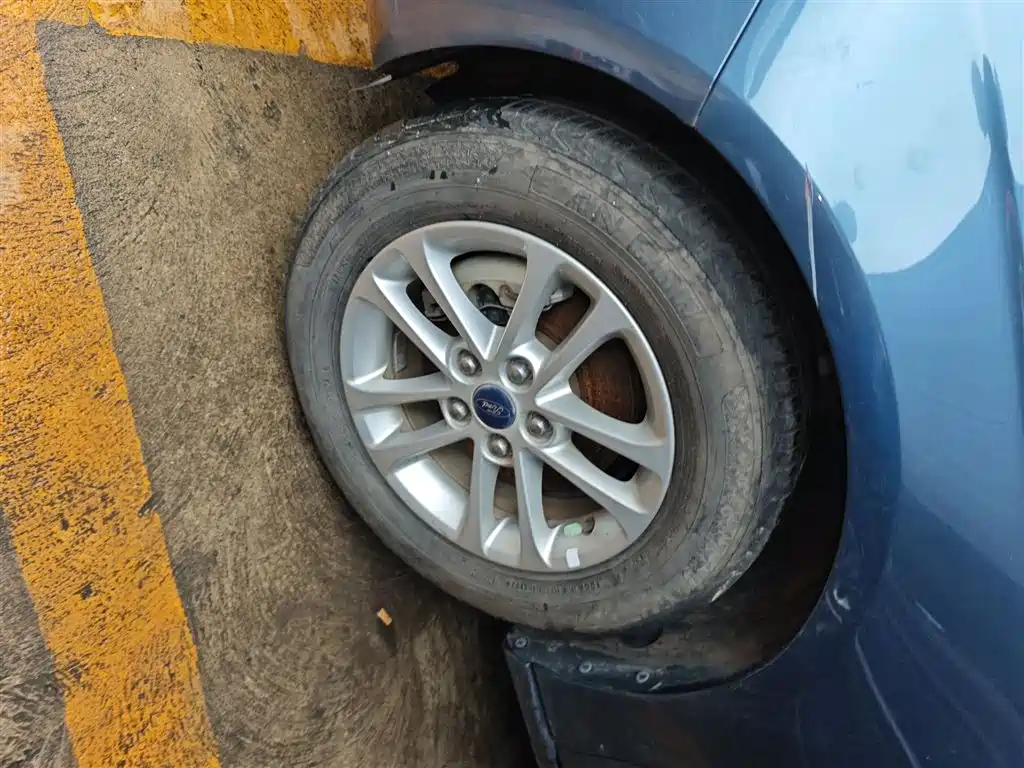 Escort 2019 facelift 1.5L manual quality model (tire pressure monitoring) National VI купить на сайте DeffCars