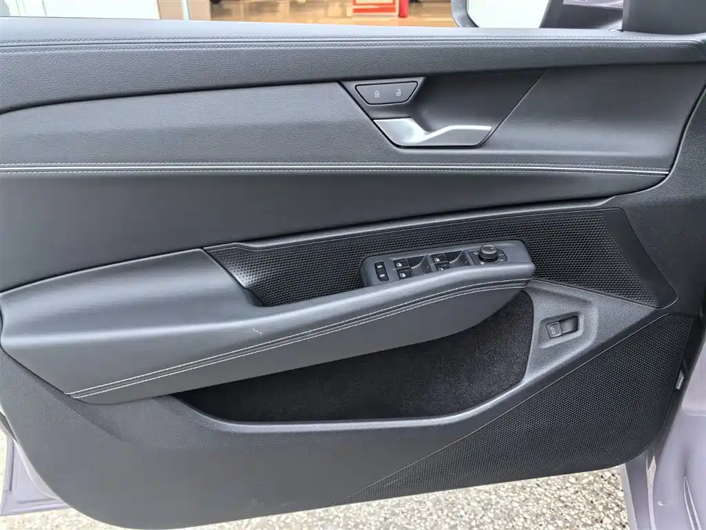Passat 2025 Pro 380TSI Dragon Edition купить на сайте DeffCars