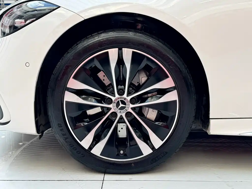 Mercedes-Benz C-Class New Energy 2024 C 350 eL купить на сайте DeffCars