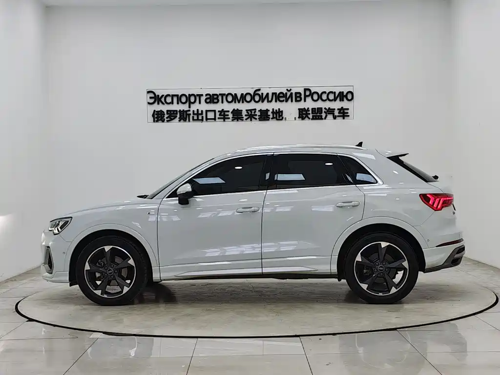 Audi Q3 2022 35 TFSI Fashionable and Dynamic купить на сайте DeffCars