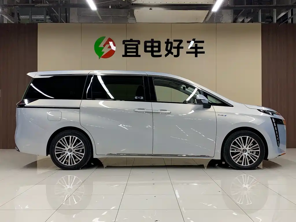 Trumpchi E8 PHEV 2024 model 150km MAX+ купить на сайте DeffCars