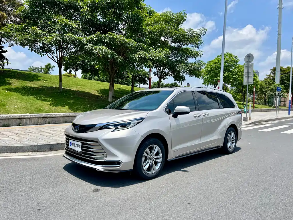 SIENNA 2021 2.5L Hybrid Extreme Edition купить на сайте DeffCars