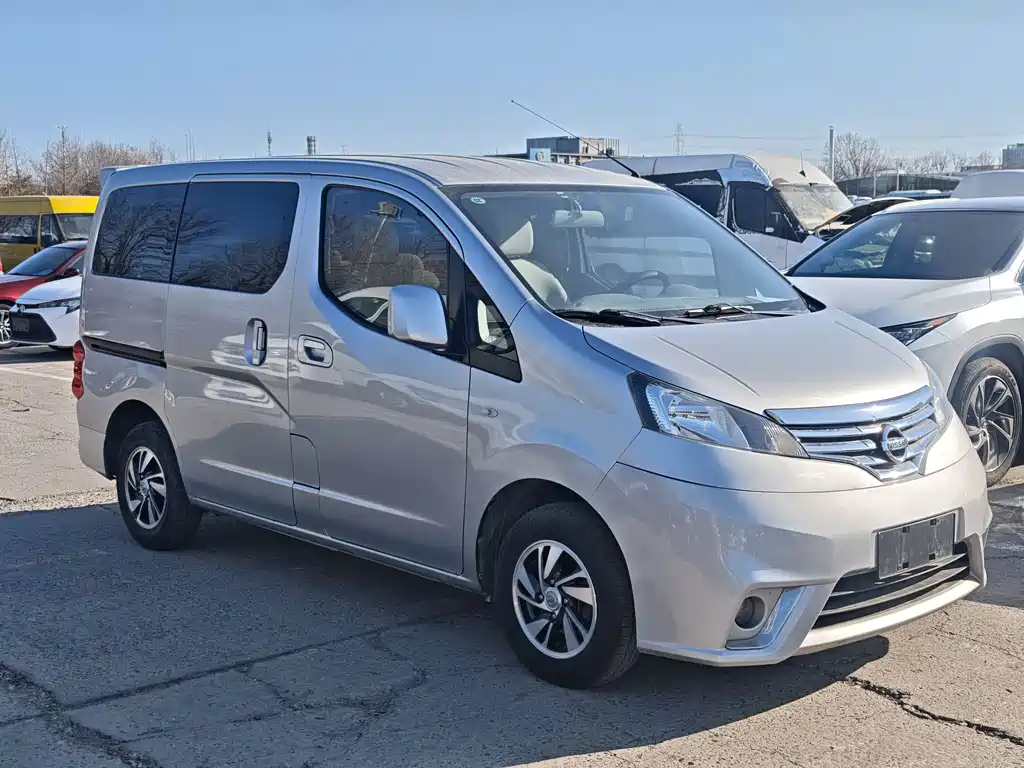 Nissan NV200 2018 1.6L CVT Exclusive Type купить на сайте DeffCars
