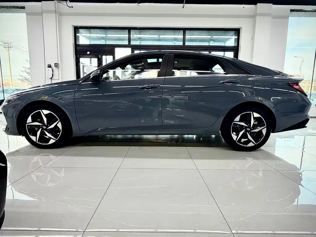 Elantra 2021 1.5L CVT LUX Premium Edition купить на сайте DeffCars