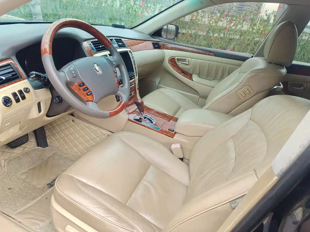 Crown 2007 3.0L Royal Saloon Navigation купить на сайте DeffCars