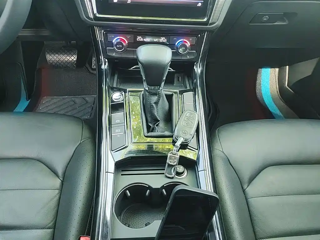 Huiang 2018 facelift 380TSI two-wheel drive business version купить на сайте DeffCars