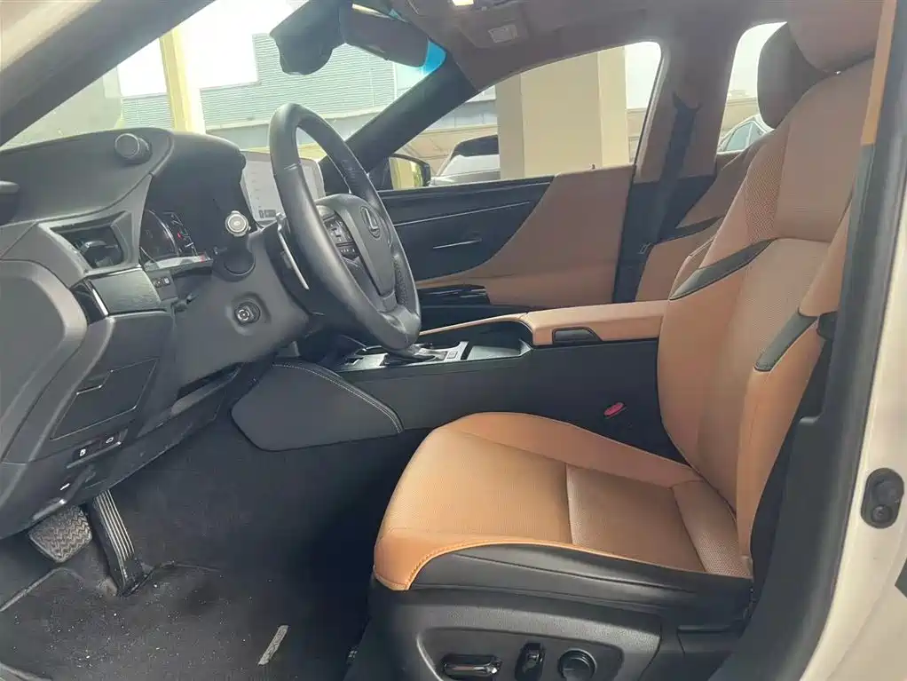 Lexus ES 2023 200 Excellence Edition купить на сайте DeffCars