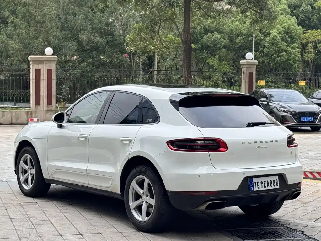 Macan 2017 Macan 2.0T купить на сайте DeffCars