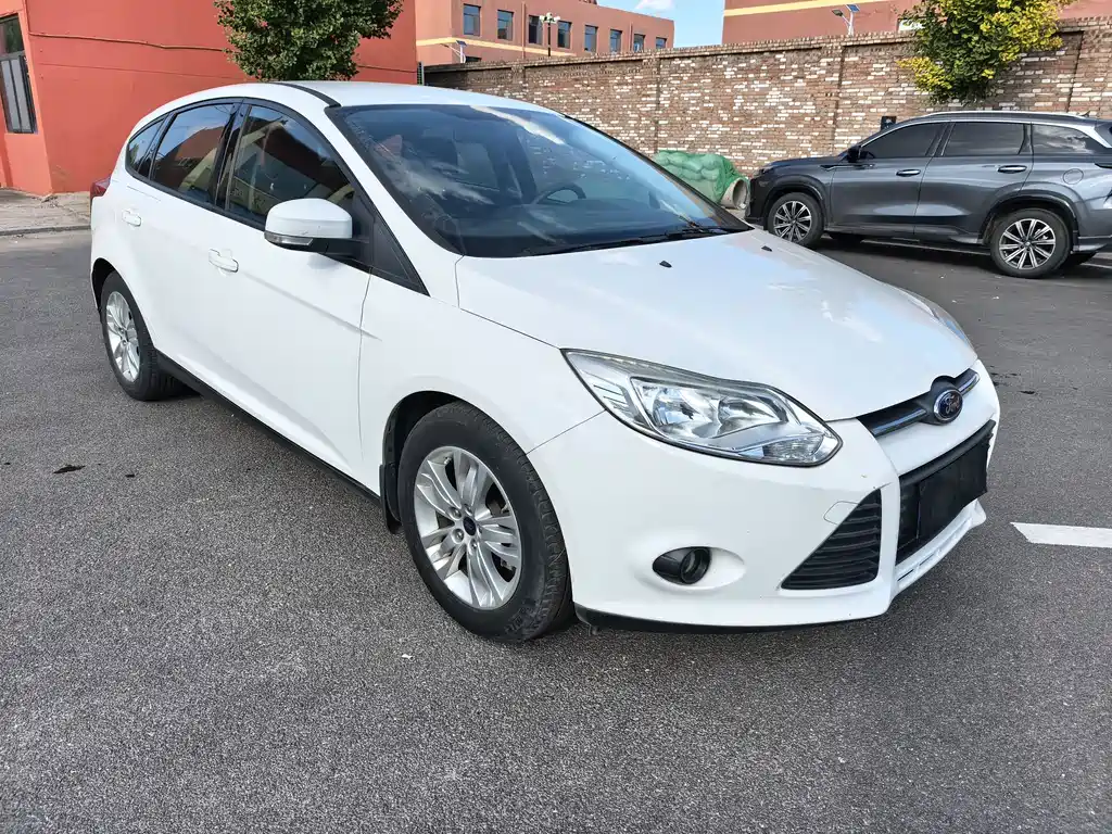 Focus 2012 hatchback 1.6L manual comfort type купить на сайте DeffCars