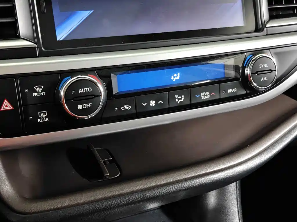 Highlander 2021 2.0T two-wheel drive luxury version 7 seats купить на сайте DeffCars