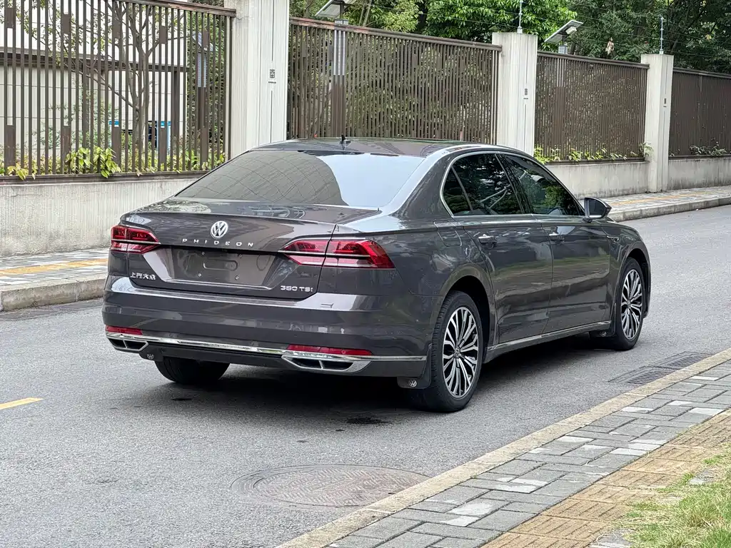 Huiang 2018 facelift 380TSI two-wheel drive business version купить на сайте DeffCars