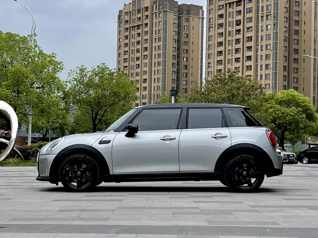 MINI 2023 1.5T COOPER Artist Five-Door Edition купить на сайте DeffCars