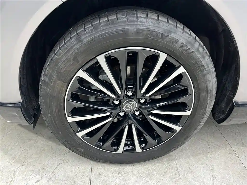 Vesa 2022 2.0L CVT two-wheel drive premium version купить на сайте DeffCars