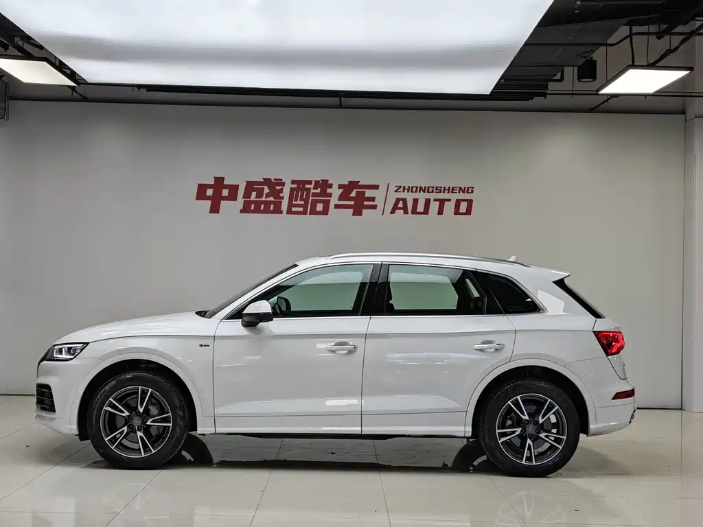 Audi Q5L 2018 40 TFSI enjoys fashionable style, National V купить на сайте DeffCars
