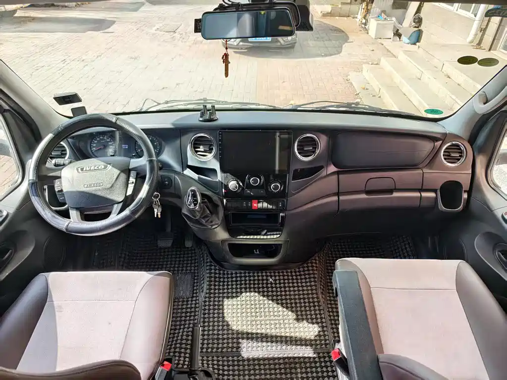 Iveco Wolfson 2021 3.0T automatic Chaorui long-axis short-hanging high-top side sliding door F1C купить на сайте DeffCars