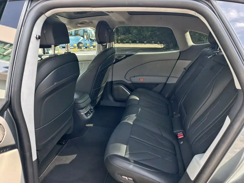 Jikrypton 007 2024 four-wheel drive smart driving version 75kWh купить на сайте DeffCars