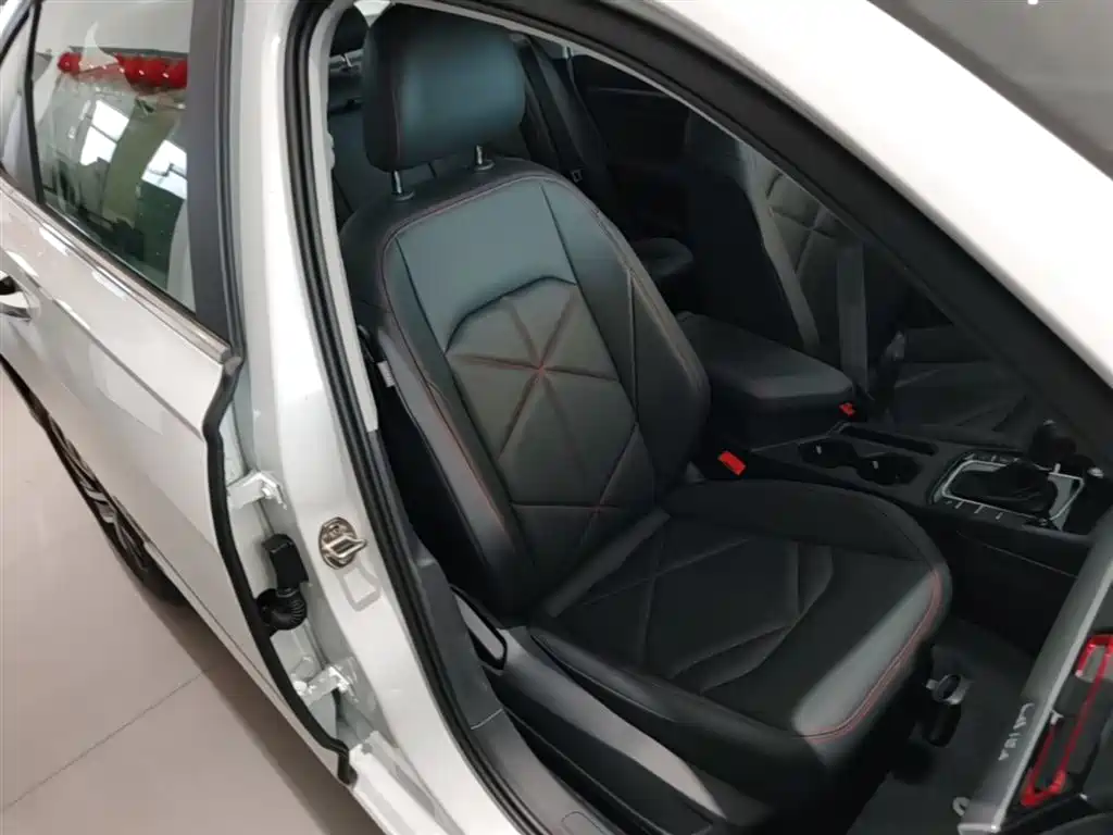 Lavida 2024 300TSI DSG Starry Sky Leading Edition купить на сайте DeffCars